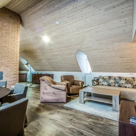 Aplend City Bastova 1 Apartment