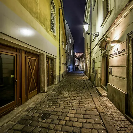 Aplend City Bastova 1 * Bratislava